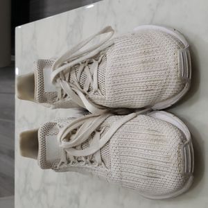 Woman's Adidas White Sneakers